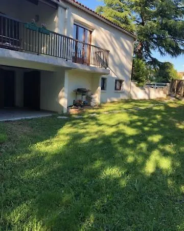 בית אירוח En Mezzanine Et Salon *